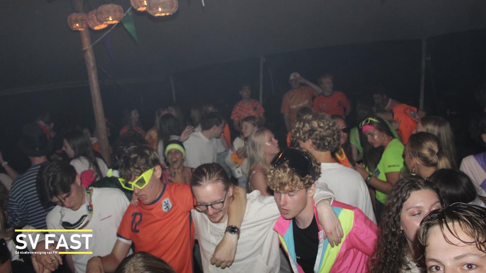 Intro DJ met logo.032.jpeg