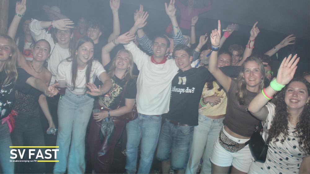 Intro DJ met logo.057.jpeg