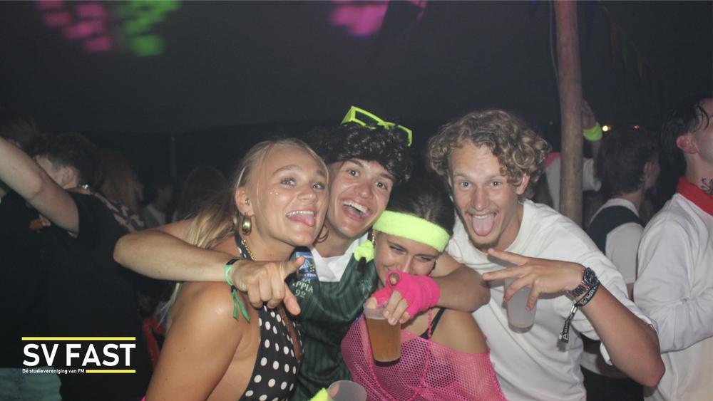 Intro DJ met logo.040.jpeg