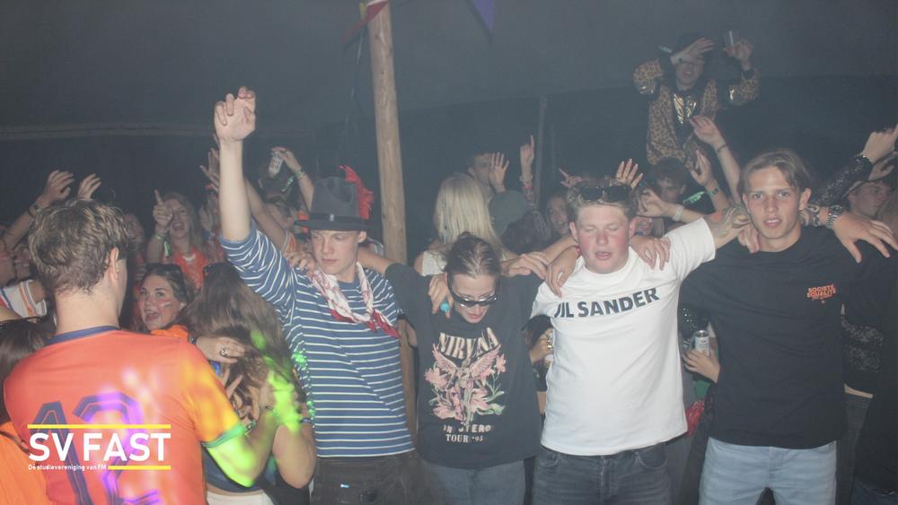 Intro DJ met logo.038.jpeg