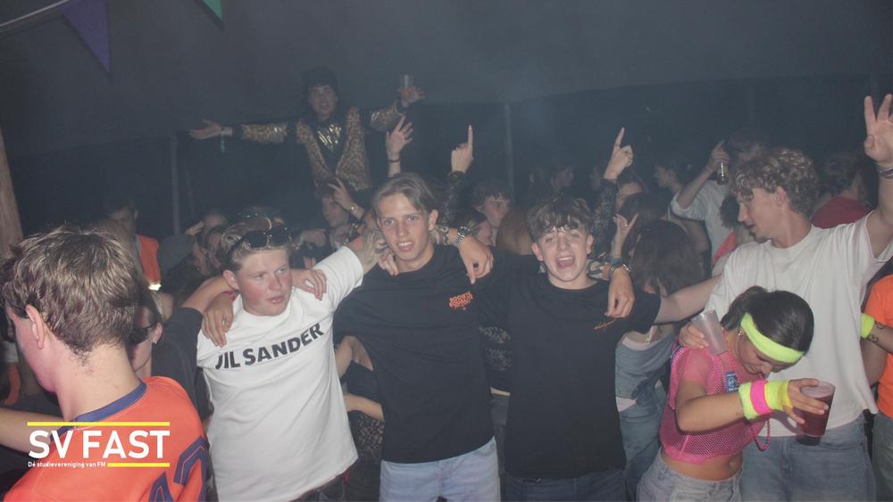 Intro DJ met logo.037.jpeg